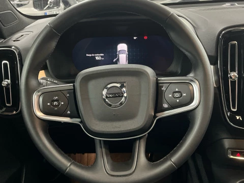 Volvo XC40 XC40 Plus, B3 Mild Hybrid, Gasolina, Dark
