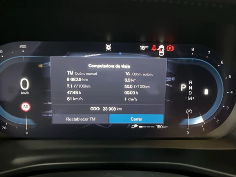 Volvo XC40 XC40 Plus, B3 Mild Hybrid, Gasolina, Dark