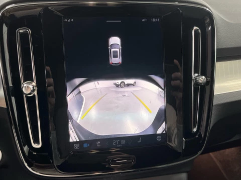 Volvo XC40 XC40 Plus, B3 Mild Hybrid, Gasolina, Dark