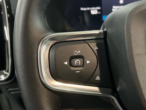 Volvo XC40 XC40 Plus, B3 Mild Hybrid, Gasolina, Dark