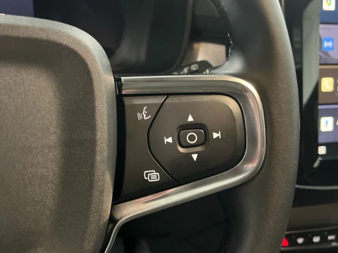 Volvo XC40 XC40 Plus, B3 Mild Hybrid, Gasolina, Dark