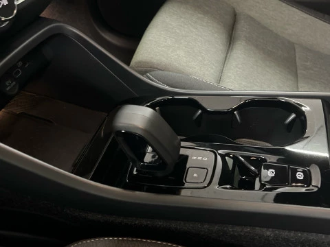 Volvo XC40 XC40 Plus, B3 Mild Hybrid, Gasolina, Dark