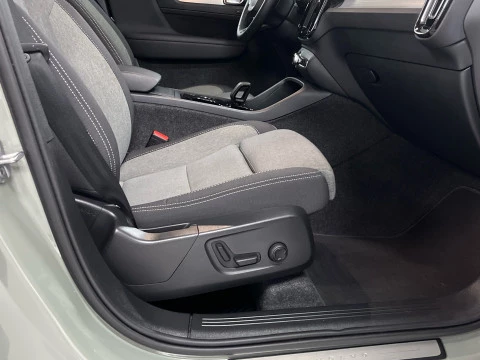 Volvo XC40 XC40 Plus, B3 Mild Hybrid, Gasolina, Dark