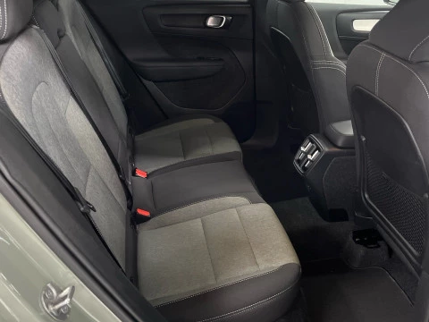 Volvo XC40 XC40 Plus, B3 Mild Hybrid, Gasolina, Dark