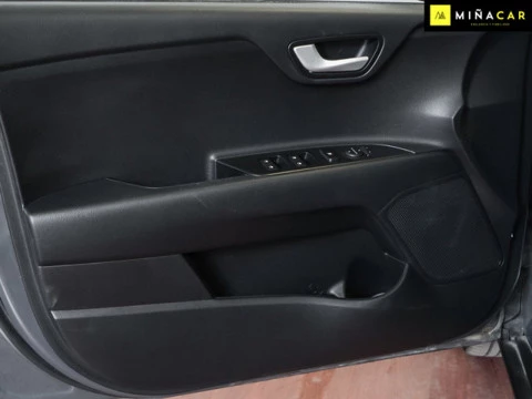 Kia Stonic 1.0 TGDi 74kW 100CV MHEV iMT Concept