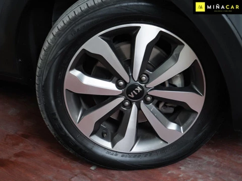 Kia Stonic 1.0 TGDi 74kW 100CV MHEV iMT Concept