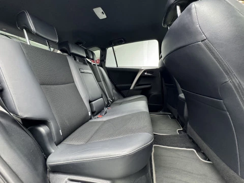 Toyota Rav4 2.5l hybrid 2WD Feel!