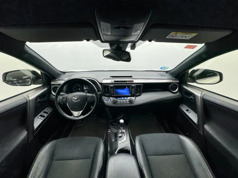 Toyota Rav4 2.5l hybrid 2WD Feel!