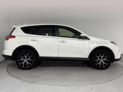Toyota Rav4 2.5l hybrid 2WD Feel!