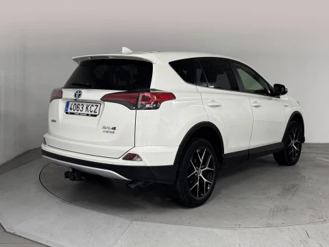 Toyota Rav4 2.5l hybrid 2WD Feel!