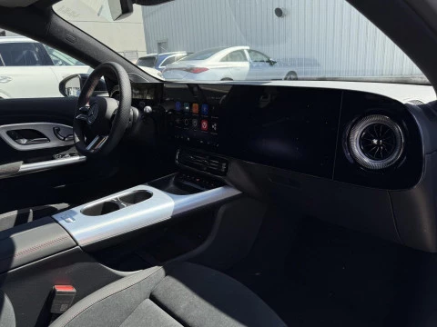 Mercedes-Benz CLA  180 con tecnologia hibrida
