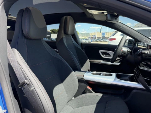 Mercedes-Benz CLA  180 con tecnologia hibrida