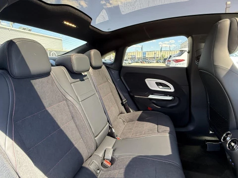 Mercedes-Benz CLA  180 con tecnologia hibrida