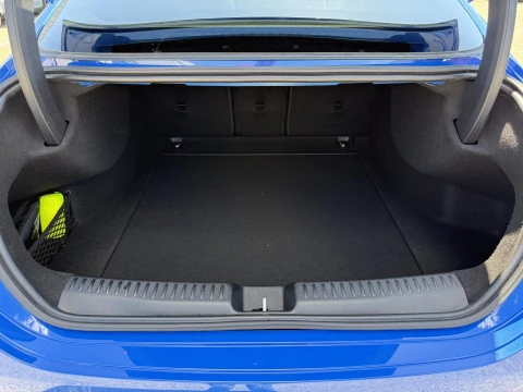 Mercedes-Benz CLA  180 con tecnologia hibrida