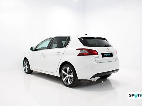 Peugeot 308 5p Allure 1.5 BlueHDi 96KW (130CV)