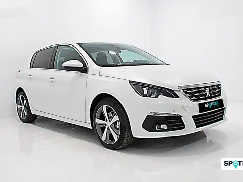Peugeot 308 5p Allure 1.5 BlueHDi 96KW (130CV)