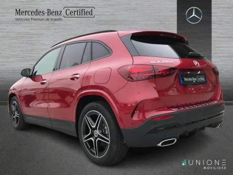 Mercedes-Benz GLA  200 d