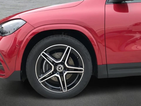 Mercedes-Benz GLA  200 d