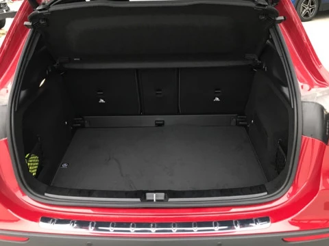 Mercedes-Benz GLA  200 d