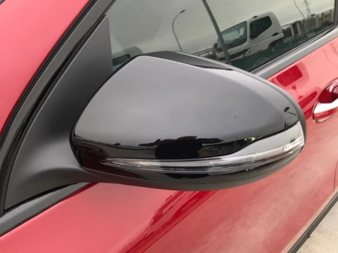 Mercedes-Benz GLA  200 d