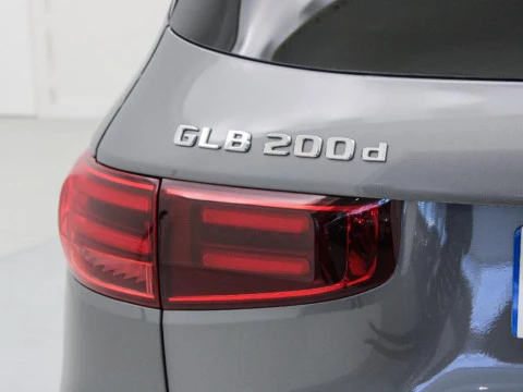 Mercedes-Benz GLB 200 D 4MATIC