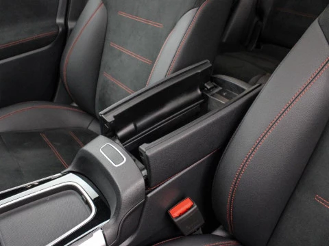 Mercedes-Benz GLB 200 D 4MATIC