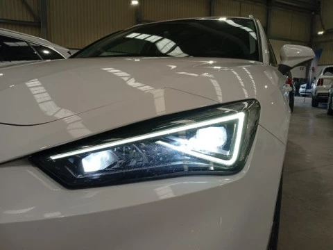 Seat Nuevo León SP 1.4 e-Hybrid DSG S&S Xcellence Go L
