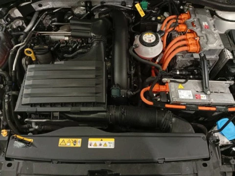 Seat Nuevo León SP 1.4 e-Hybrid DSG S&S Xcellence Go L