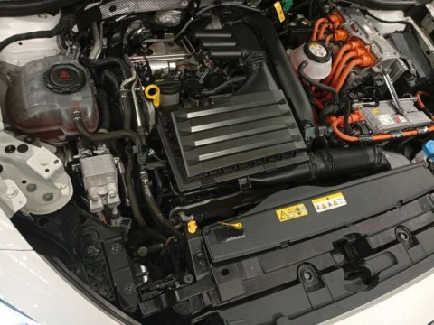 Seat Nuevo León SP 1.4 e-Hybrid DSG S&S Xcellence Go L