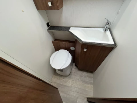 PILOTE ESSENTIEL P706