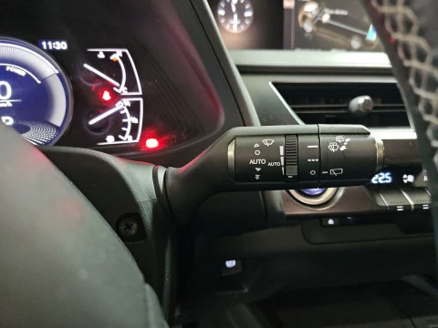 Lexus UX 2.0 250h Business