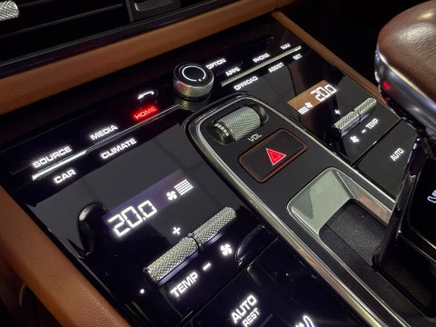 Porsche Cayenne -