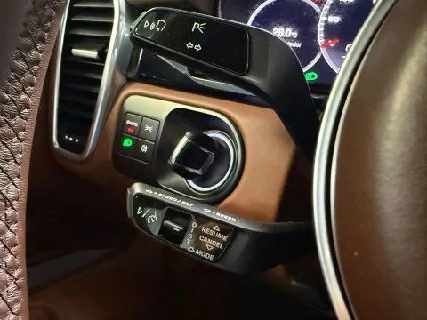 Porsche Cayenne -