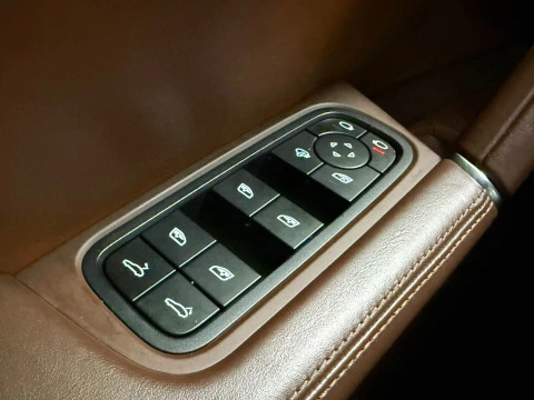 Porsche Cayenne -