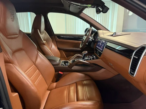 Porsche Cayenne -