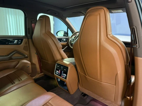 Porsche Cayenne -