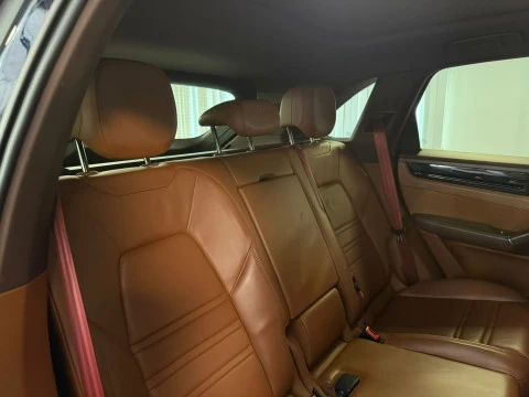 Porsche Cayenne -