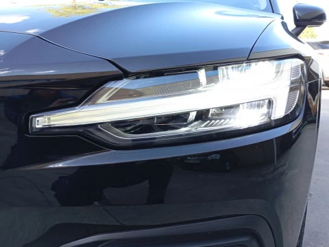 Volvo V60 2.0 B4 (D) Momentum Auto