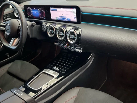 Mercedes-Benz CLA 220 D DCT