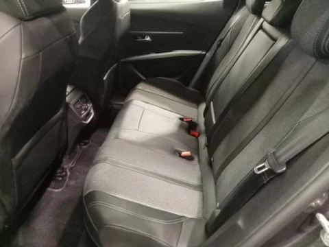 Peugeot 3008 Hybrid 225 e-EAT8 Allure