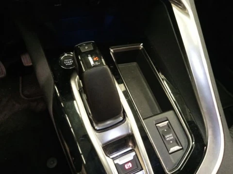 Peugeot 3008 Hybrid 225 e-EAT8 Allure