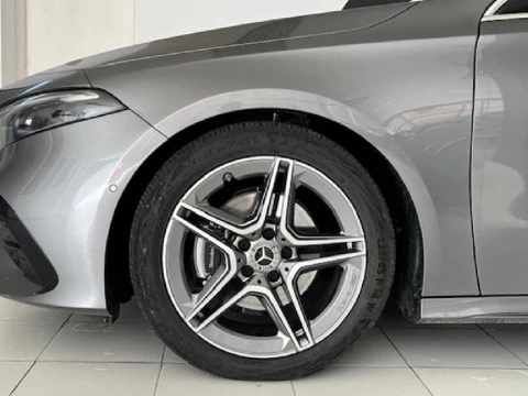 Mercedes-Benz Clase A A 200 D COMPACT SALOON