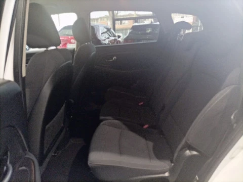 Kia Carens 1.6 GDi 99kW (135CV) Concept