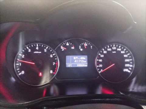 Kia Carens 1.6 GDi 99kW (135CV) Concept