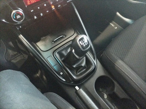 Kia Carens 1.6 GDi 99kW (135CV) Concept