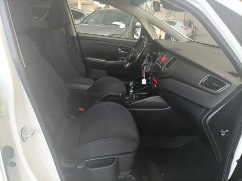 Kia Carens 1.6 GDi 99kW (135CV) Concept