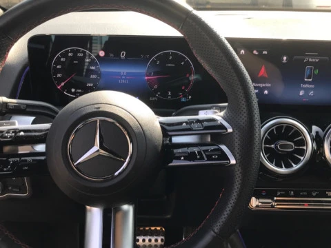 Mercedes-Benz GLB  200 d