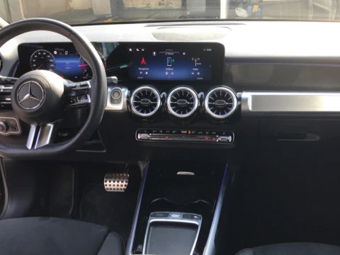 Mercedes-Benz GLB  200 d