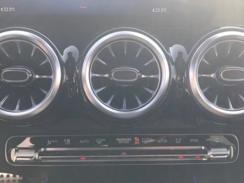 Mercedes-Benz GLB  200 d