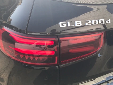 Mercedes-Benz GLB  200 d